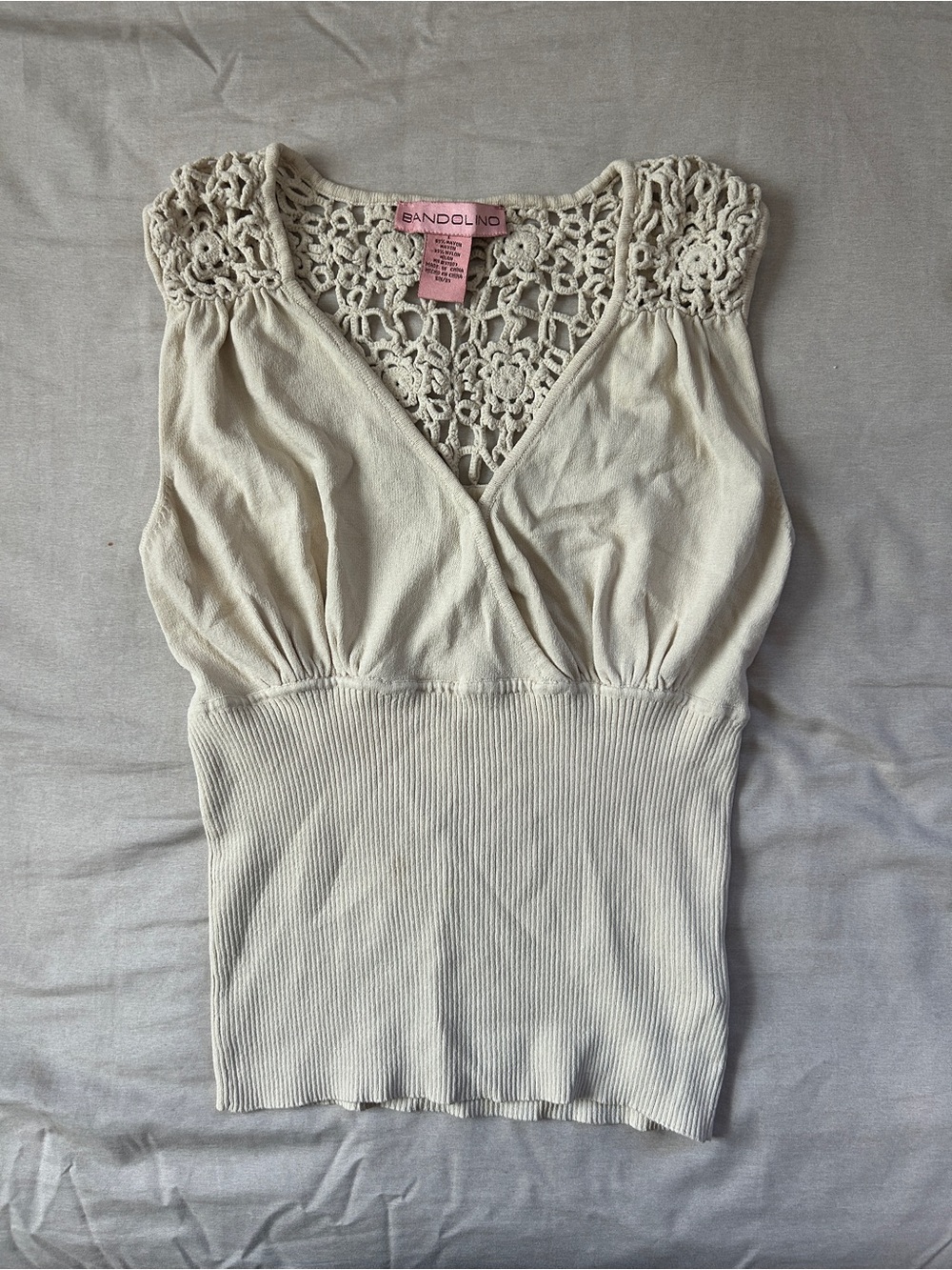 Bandolino Cream Crochet-Back Knit V-Neck Top